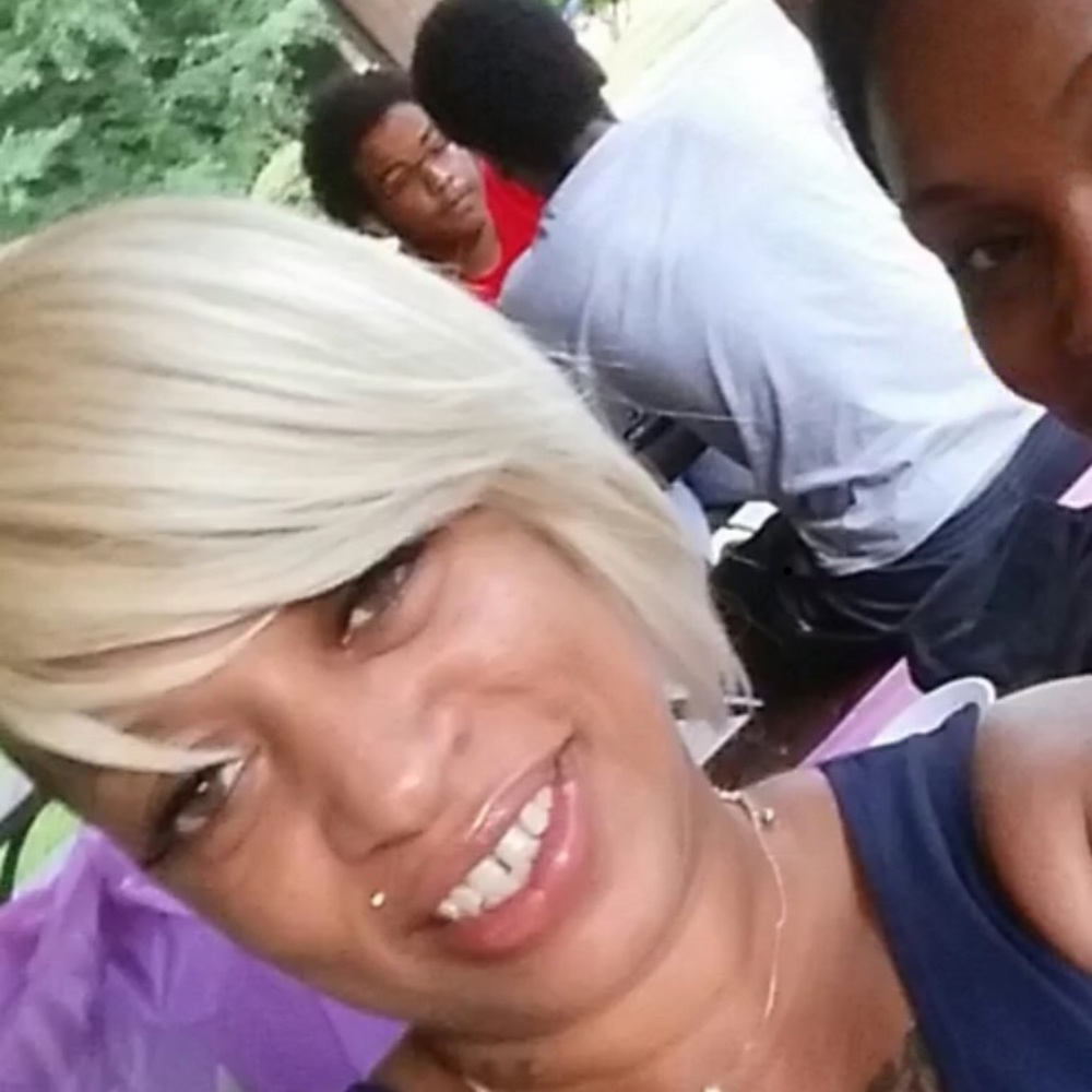 Meet your Posher, Dionne